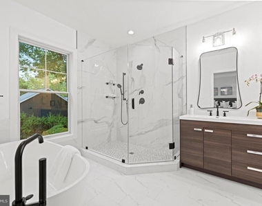 8609 Woodbrook Lane - Photo Thumbnail 25