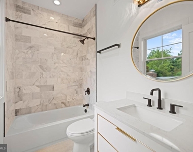8609 Woodbrook Lane - Photo Thumbnail 32