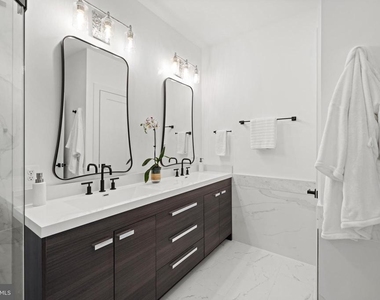 8609 Woodbrook Lane - Photo Thumbnail 24