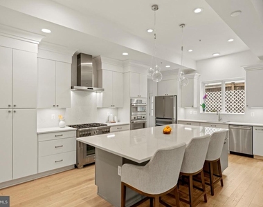 8609 Woodbrook Lane - Photo Thumbnail 9