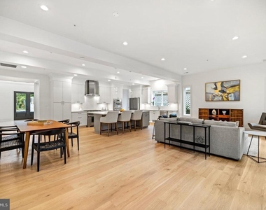 8609 Woodbrook Lane - Photo Thumbnail 4