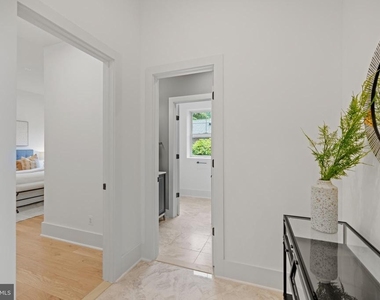 8609 Woodbrook Lane - Photo Thumbnail 16