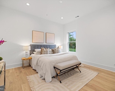 8609 Woodbrook Lane - Photo Thumbnail 17