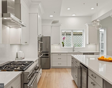 8609 Woodbrook Lane - Photo Thumbnail 10