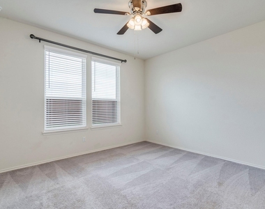 790 Pepperbark Loop - Photo Thumbnail 7