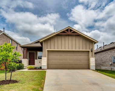 790 Pepperbark Loop - Photo Thumbnail 1