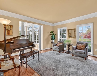 401 Hilton Head Court - Photo Thumbnail 9