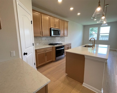 270 Grand Teton Dr - Photo Thumbnail 4
