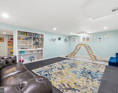 3604 Husted Drive - Photo Thumbnail 22