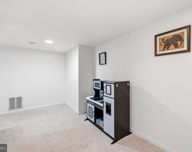 3604 Husted Drive - Photo Thumbnail 25