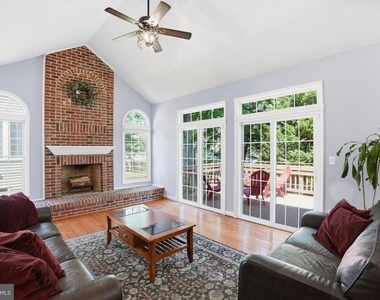 14332 Cartwright - Photo Thumbnail 3