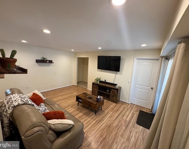 20220 Shipley Terrace - Photo Thumbnail 2