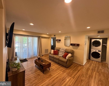 20220 Shipley Terrace - Photo Thumbnail 5