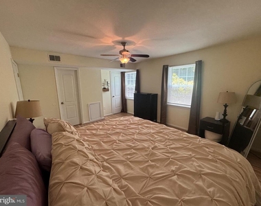 20220 Shipley Terrace - Photo Thumbnail 7