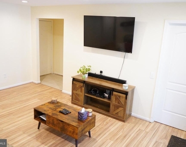20220 Shipley Terrace - Photo Thumbnail 4