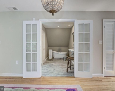 5204 Westwood Drive - Photo Thumbnail 27
