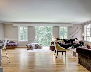 5204 Westwood Drive - Photo Thumbnail 4