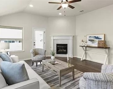 112 Falkland St - Photo Thumbnail 9