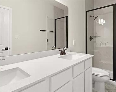 112 Falkland St - Photo Thumbnail 20