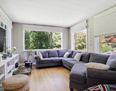 3221 Coquelin Terrace - Photo Thumbnail 7