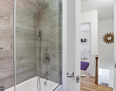 3221 Coquelin Terrace - Photo Thumbnail 29