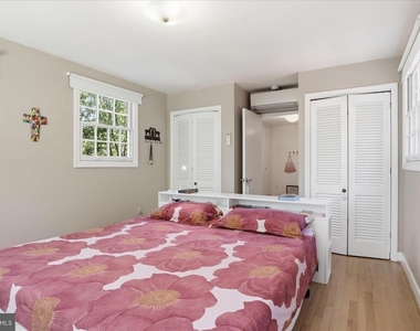 3221 Coquelin Terrace - Photo Thumbnail 17
