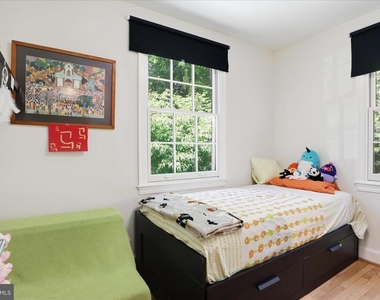 3221 Coquelin Terrace - Photo Thumbnail 27