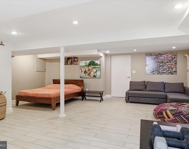 3221 Coquelin Terrace - Photo Thumbnail 31