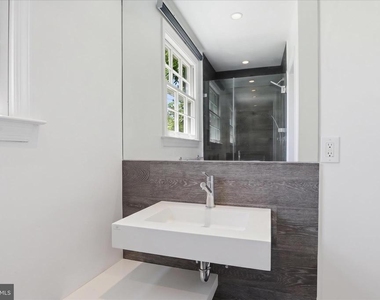 3221 Coquelin Terrace - Photo Thumbnail 24
