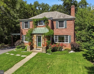 3221 Coquelin Terrace - Photo Thumbnail 2