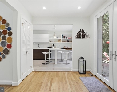 3221 Coquelin Terrace - Photo Thumbnail 11
