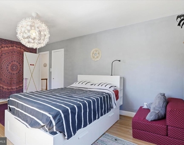3221 Coquelin Terrace - Photo Thumbnail 23