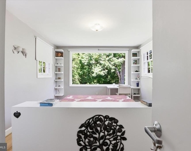 3221 Coquelin Terrace - Photo Thumbnail 16