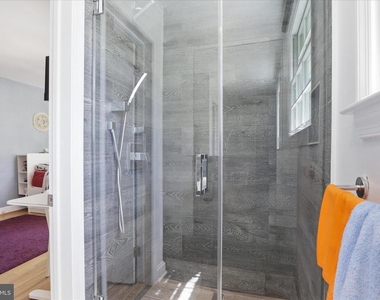 3221 Coquelin Terrace - Photo Thumbnail 25