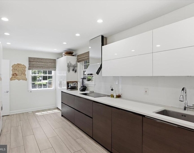3221 Coquelin Terrace - Photo Thumbnail 13