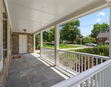 5605 Wood Way - Photo Thumbnail 1