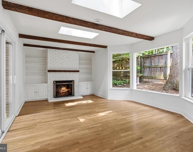 5605 Wood Way - Photo Thumbnail 7