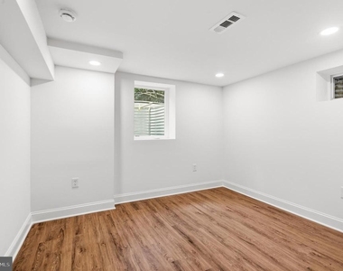 5605 Wood Way - Photo Thumbnail 15