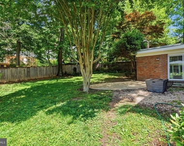 5605 Wood Way - Photo Thumbnail 18