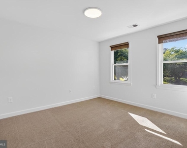 7705 Zulima Court - Photo Thumbnail 21