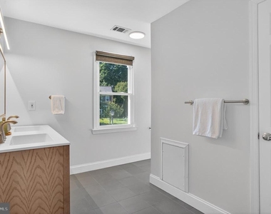 7705 Zulima Court - Photo Thumbnail 24