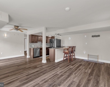 5107 Crossfield Court - Photo Thumbnail 4