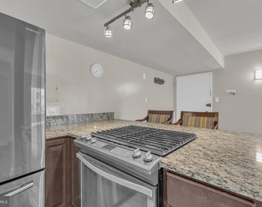 5107 Crossfield Court - Photo Thumbnail 7