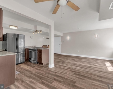 5107 Crossfield Court - Photo Thumbnail 8