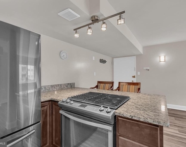 5107 Crossfield Court - Photo Thumbnail 6