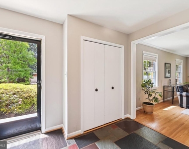 6324 Lenox Road - Photo Thumbnail 6