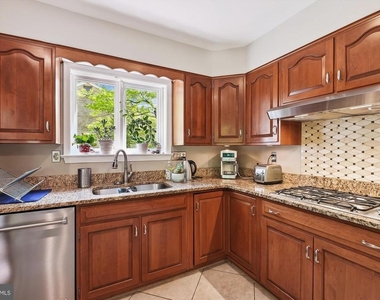 6324 Lenox Road - Photo Thumbnail 17