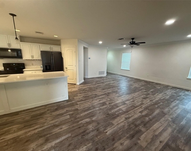 4305 Big Bend Trl - Photo Thumbnail 12