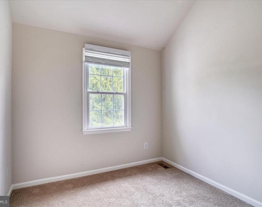 8830 Thomas Lea - Photo Thumbnail 35