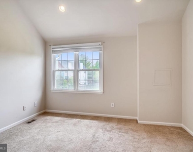 8830 Thomas Lea - Photo Thumbnail 46